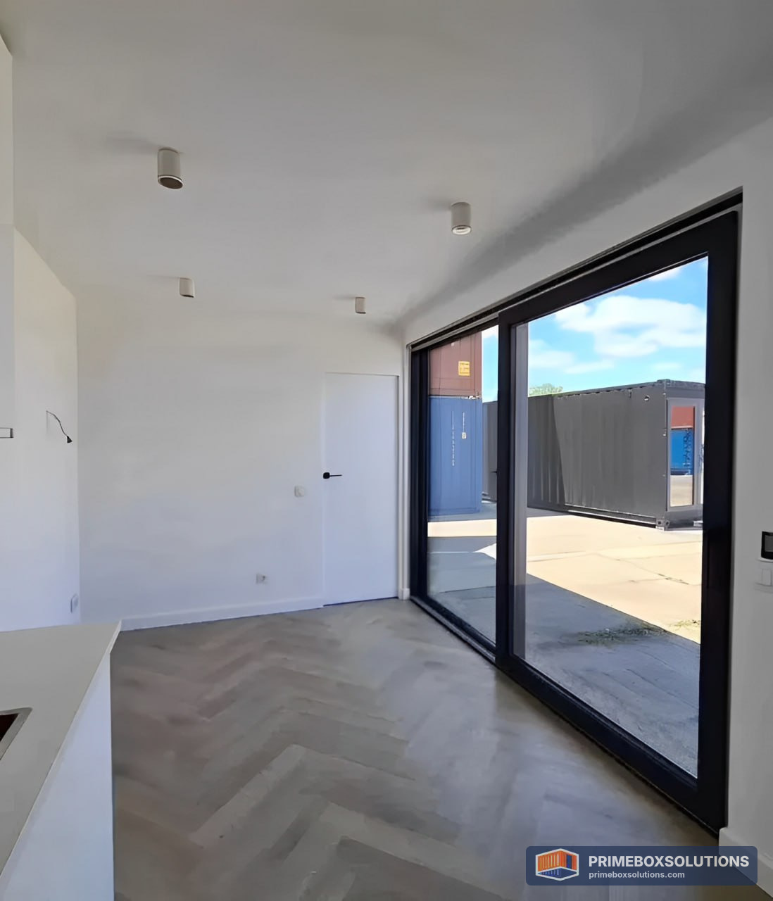 40 ft Custom Shipping Container House - Image 6